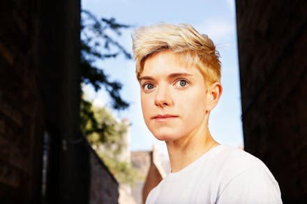 Mae Martin