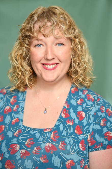 Jennifer Saint
