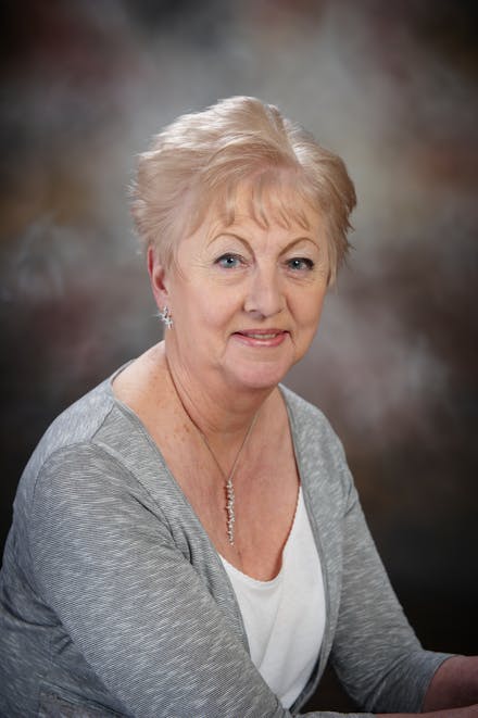 Lyn Andrews